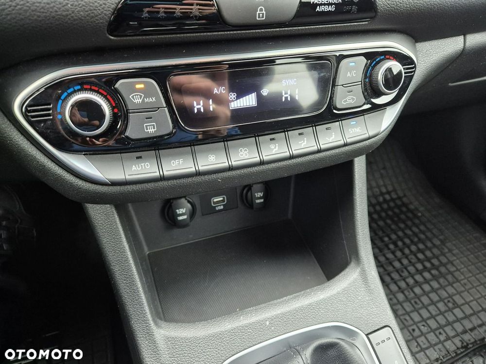 Hyundai i30 1.5 T-GDI 48V Smart - 29