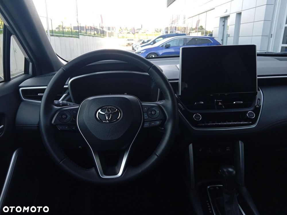 Toyota Corolla Cross - 13