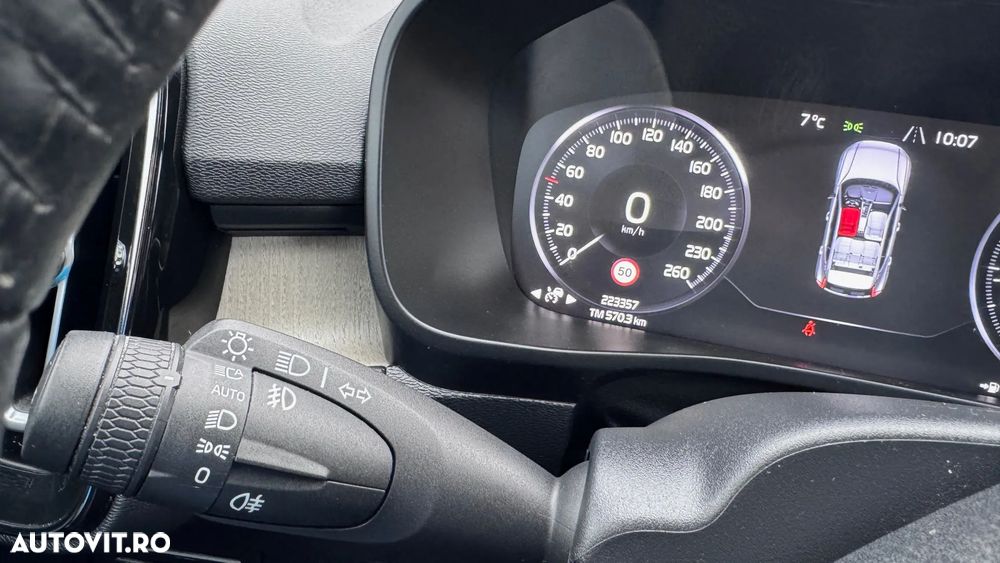 Volvo XC 40 D4 AWD Geartronic Inscription - 6