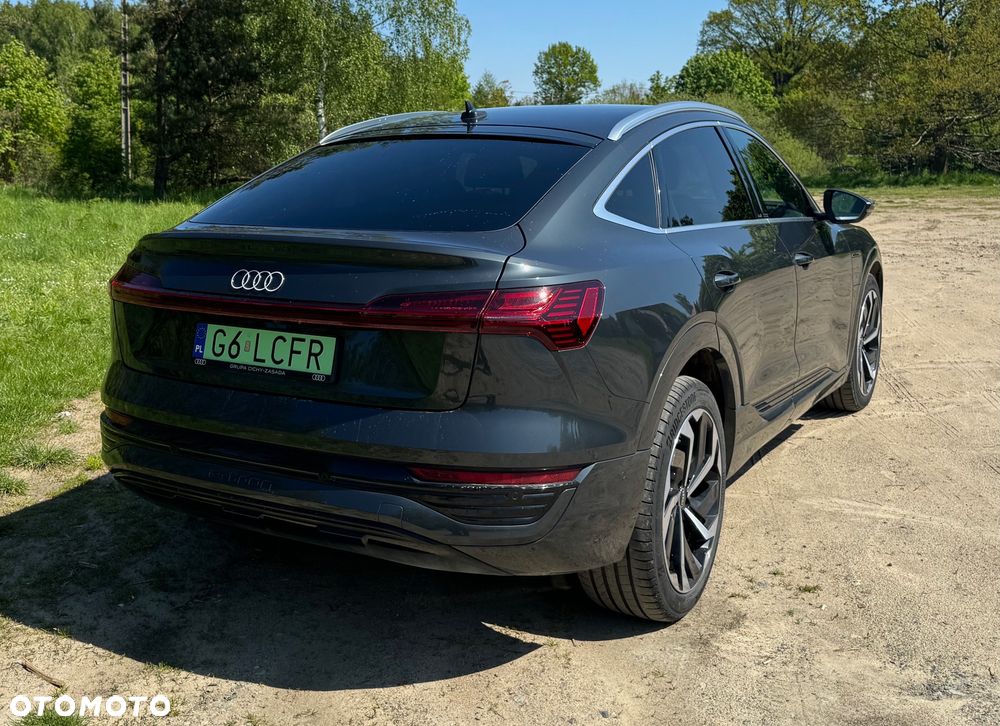 Audi Q8 Sportback e-tron - 11