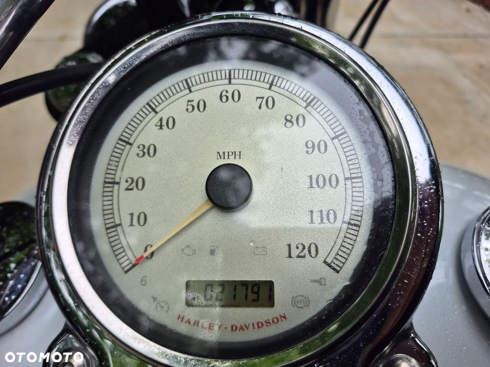 Harley-Davidson Dyna Fat Bob - 10