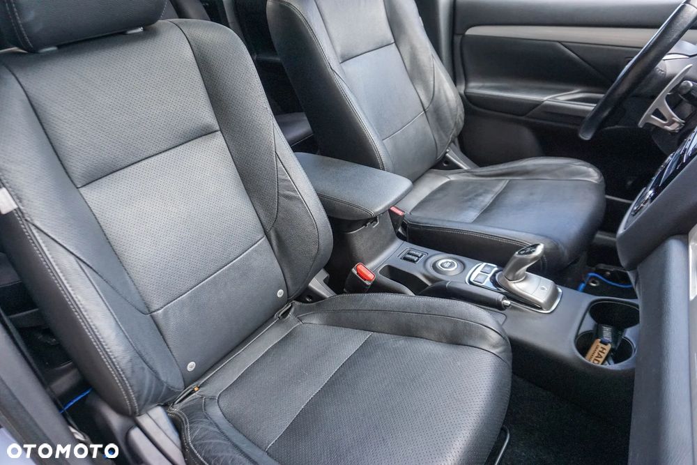 Mitsubishi Outlander - 37