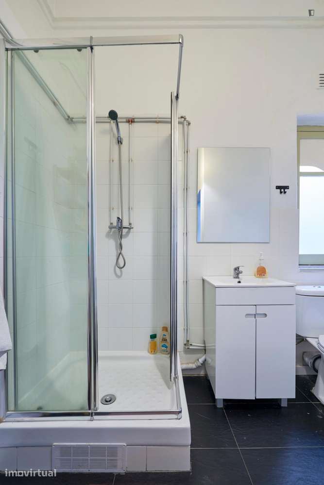 Quarto - localizado em Alameda Lisbon - Grande imagem: 4/25