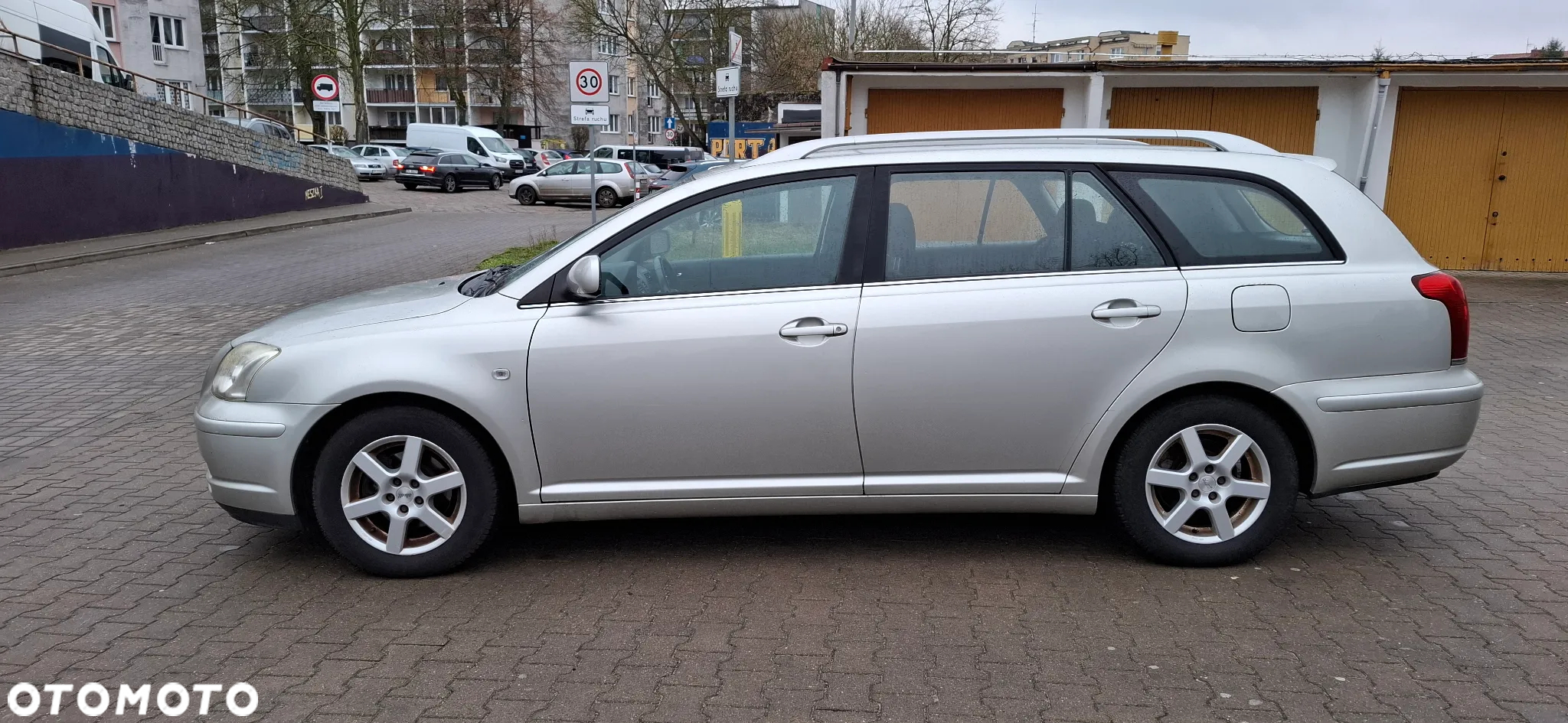 Toyota Avensis 1.8 VVT-i Combi Team - 9