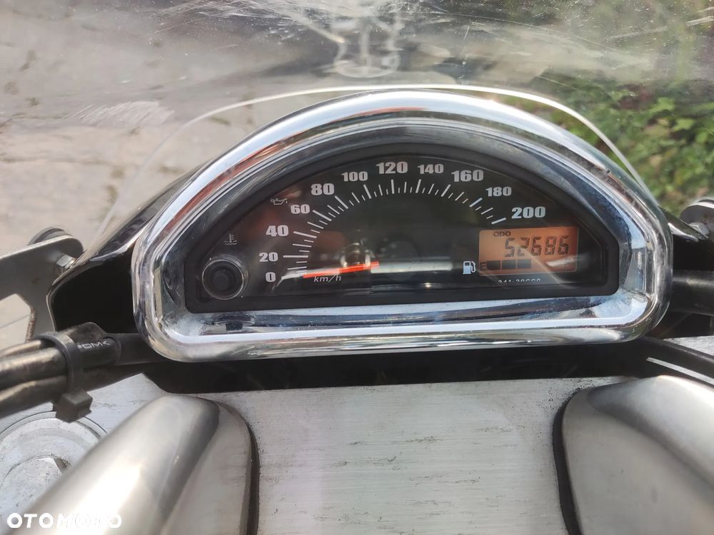Suzuki Intruder - 7