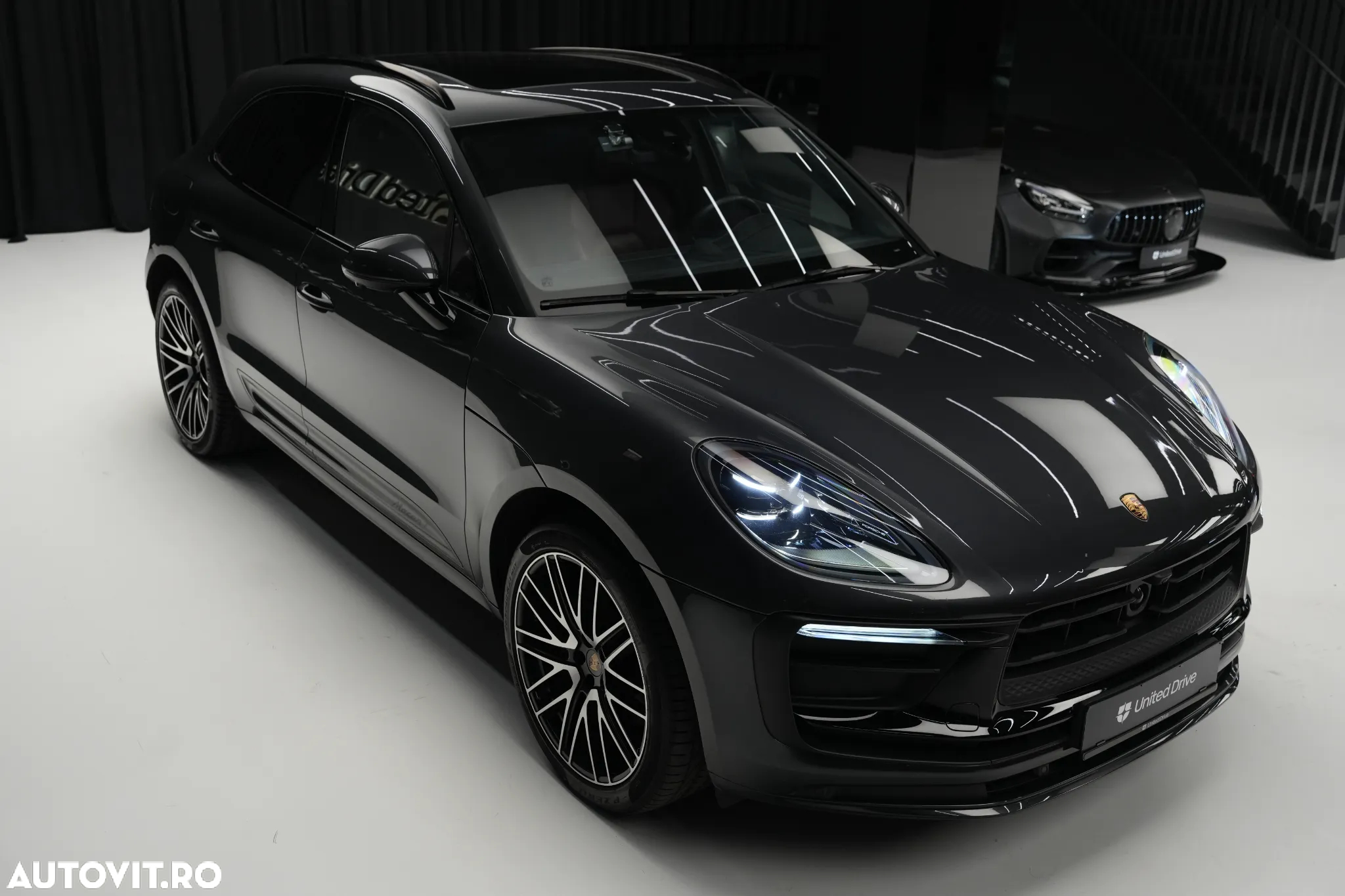 Porsche Macan T - 33