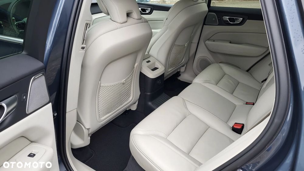 Volvo XC 60 T6 AWD Recharge Plus Bright - 29