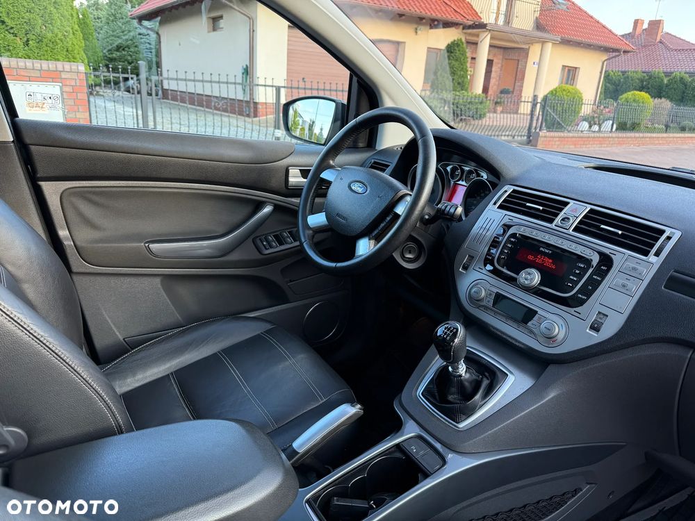 Ford Kuga - 26