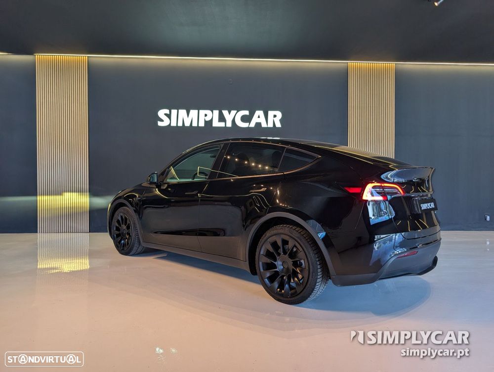 Tesla Model Y - 5