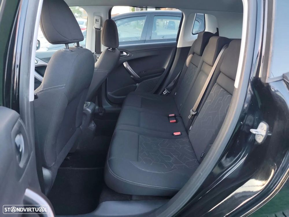 Peugeot 2008 1.2 PureTech Style - 16