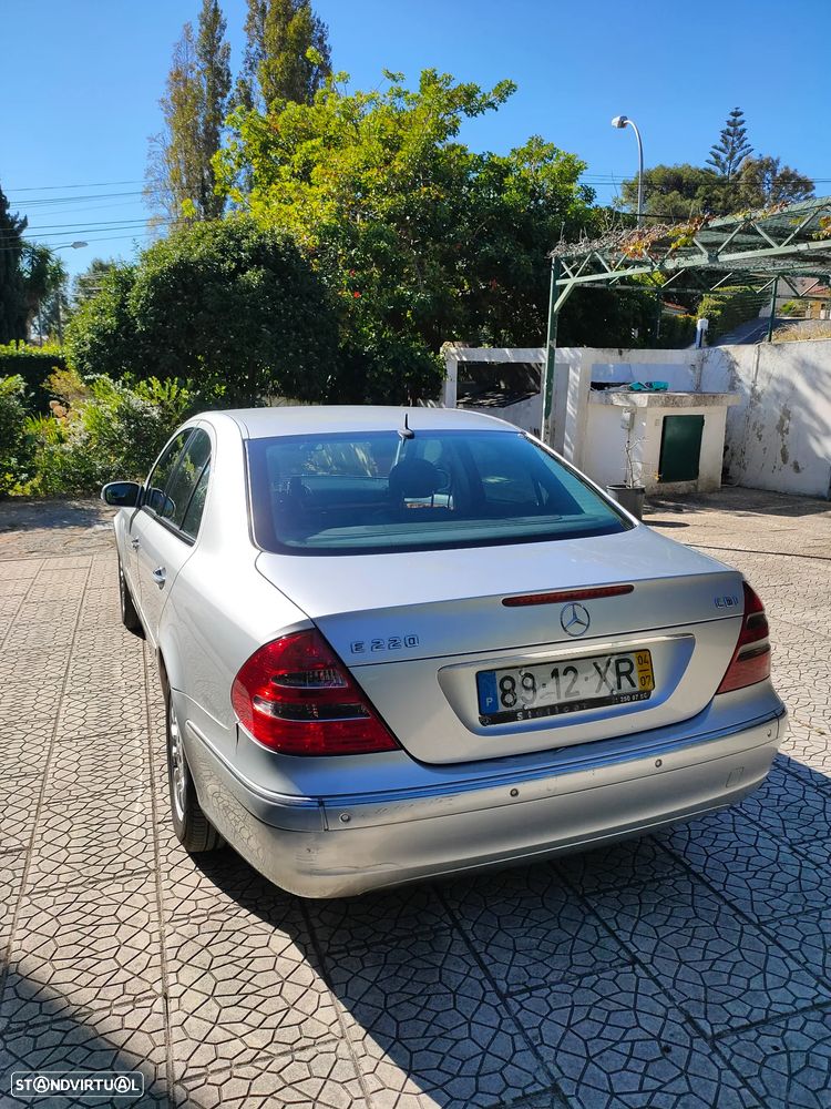 Mercedes-Benz E 220 CDi Elegance Aut. - 2
