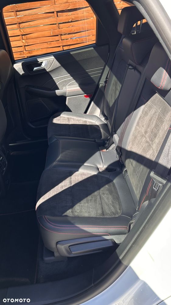 Ford Kuga - 37