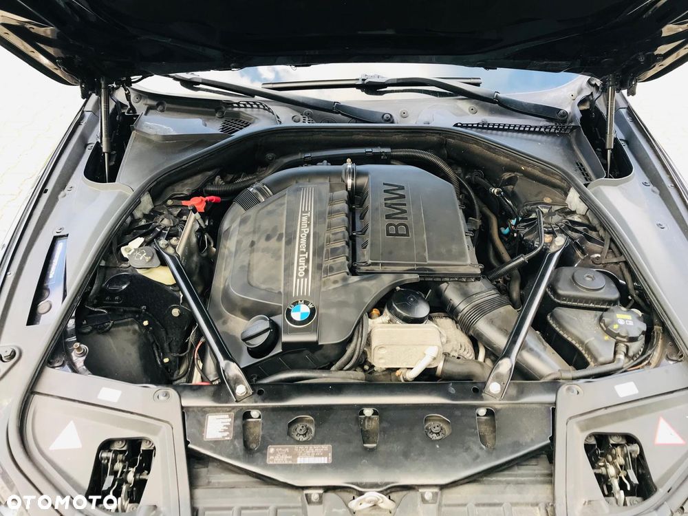 BMW Seria 5 535i xDrive - 12