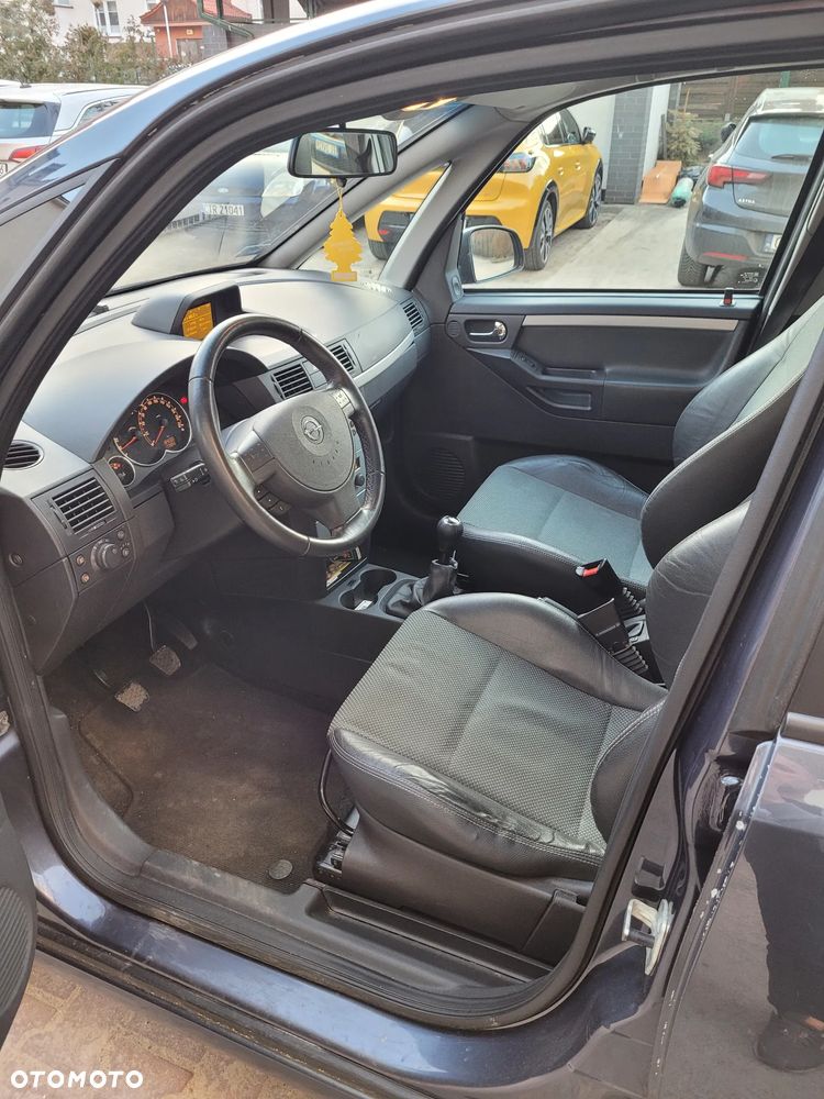 Opel Meriva 1.6 16V Cosmo - 11
