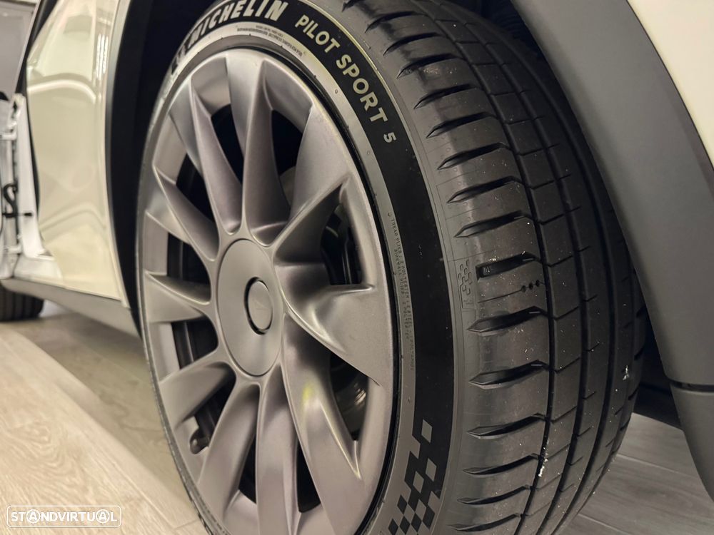Tesla Model Y Long Range Tração Integral - 15