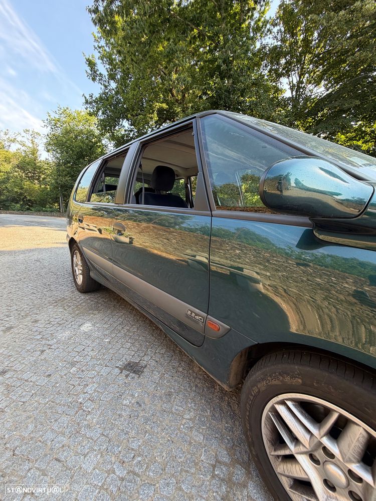 Renault Espace 2.2 dCi Authentique - 4