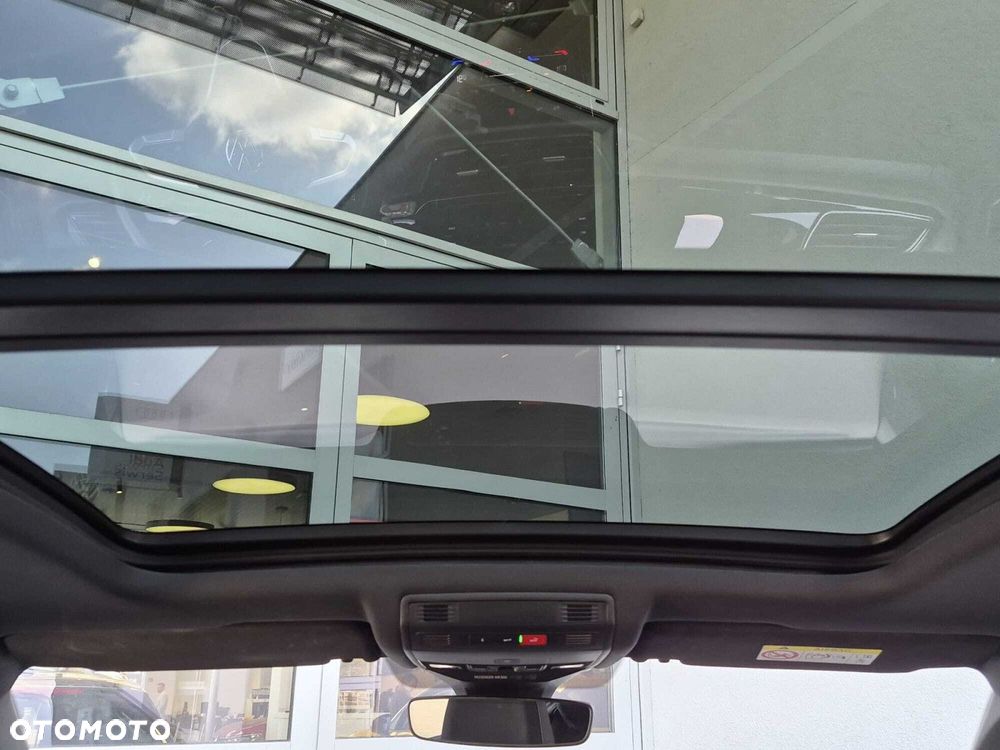 Volkswagen T-Roc - 9