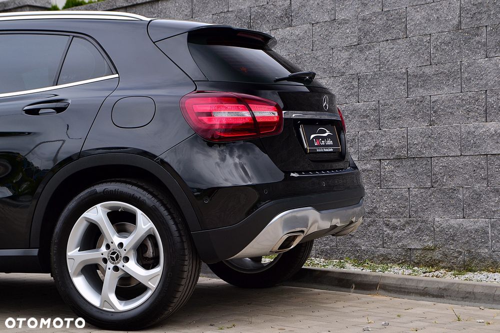 Mercedes-Benz GLA 200 Urban - 11