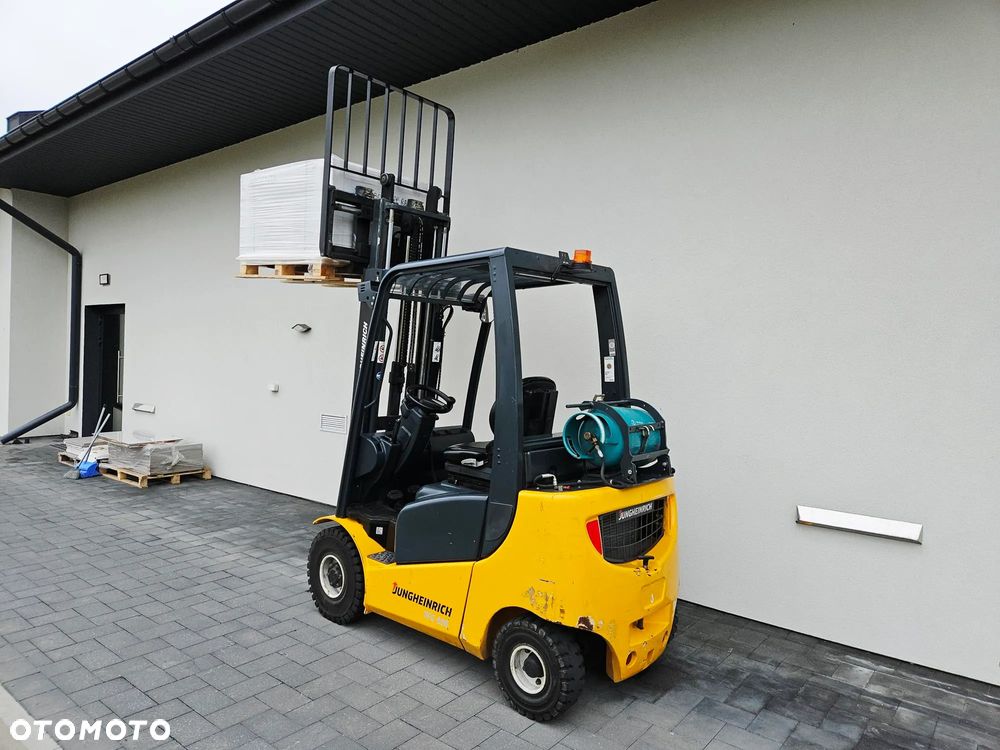 Jungheinrich TFG 316 1600 kg-3,3m-gaz-wolny skok-przesuw boczny UDT 2026 - 8