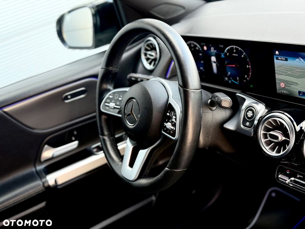 Mercedes-Benz GLB 200 d 4-Matic AMG Line 8G-DCT - 34