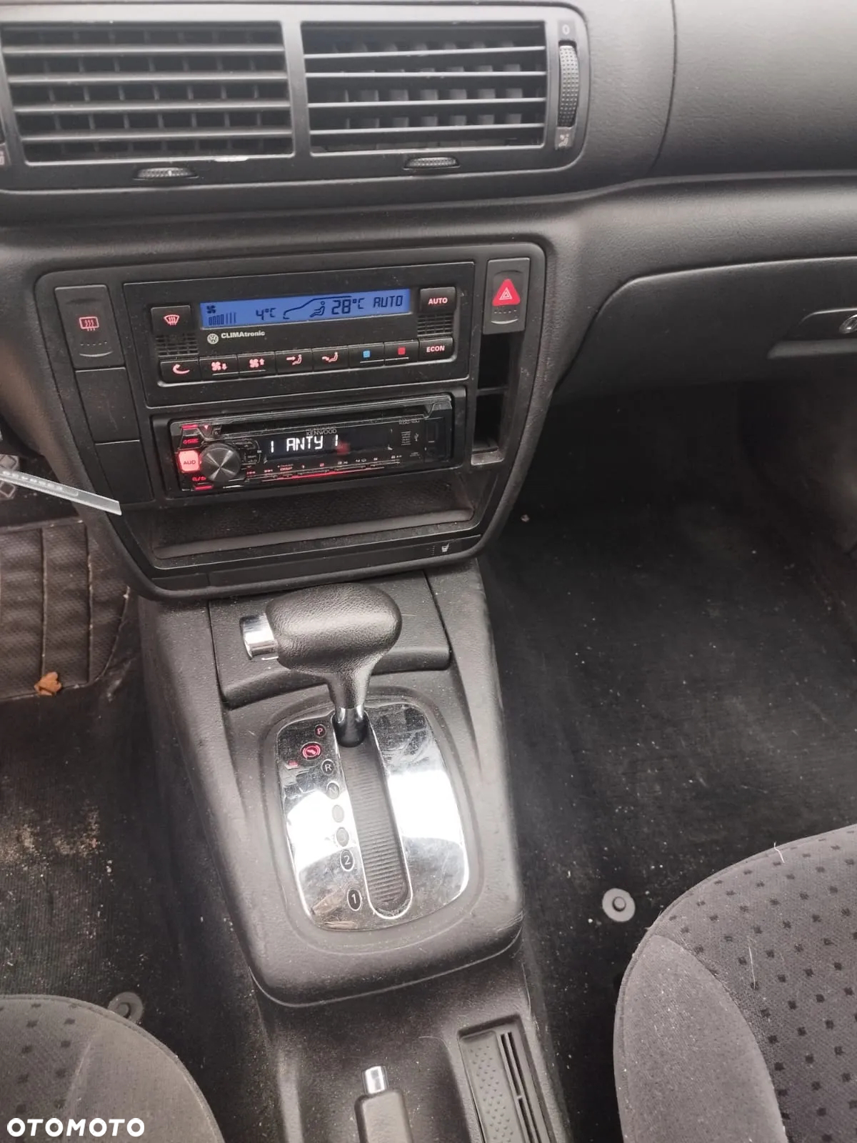 Volkswagen Passat - 10