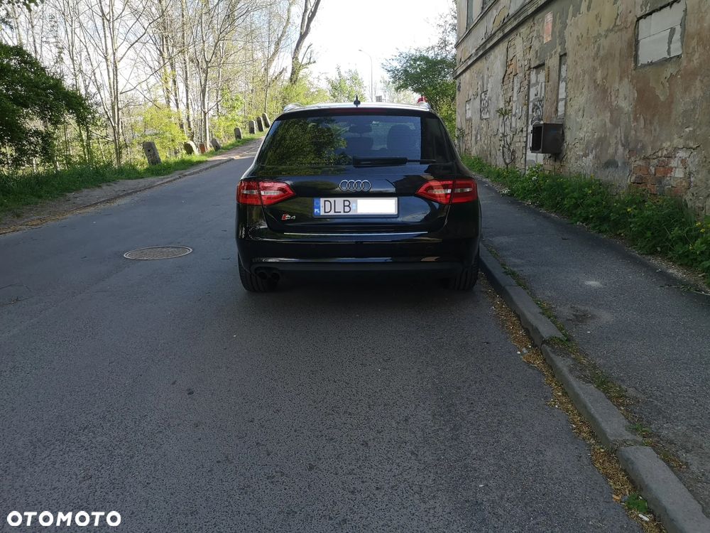 Audi A4 Avant 2.0 TDI - 11