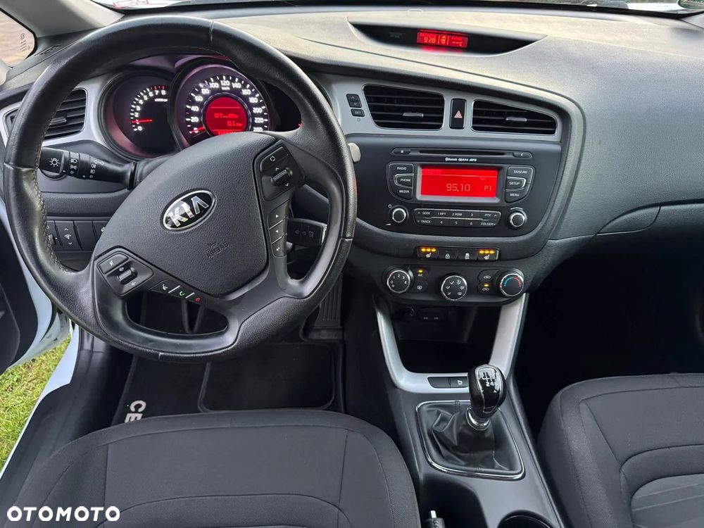 Kia Ceed - 9