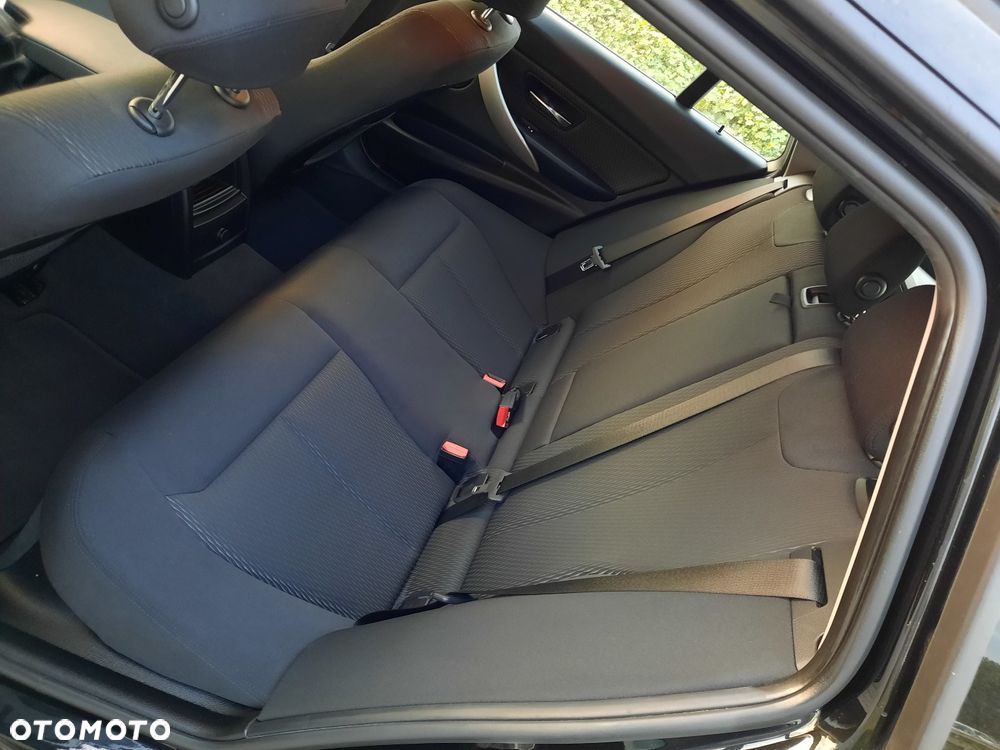 BMW Seria 3 318i Edition Luxury Line Purity - 19