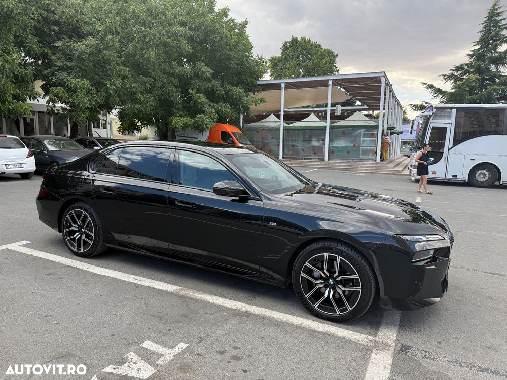 BMW Seria 7 740d xDrive MHEV - 18