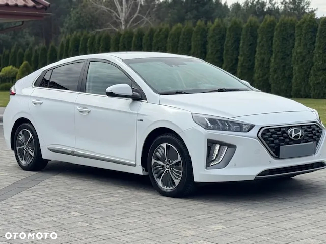 Hyundai IONIQ - 3