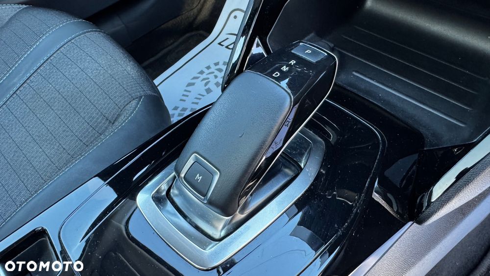 Peugeot 208 PureTech 130 EAT8 Allure - 36