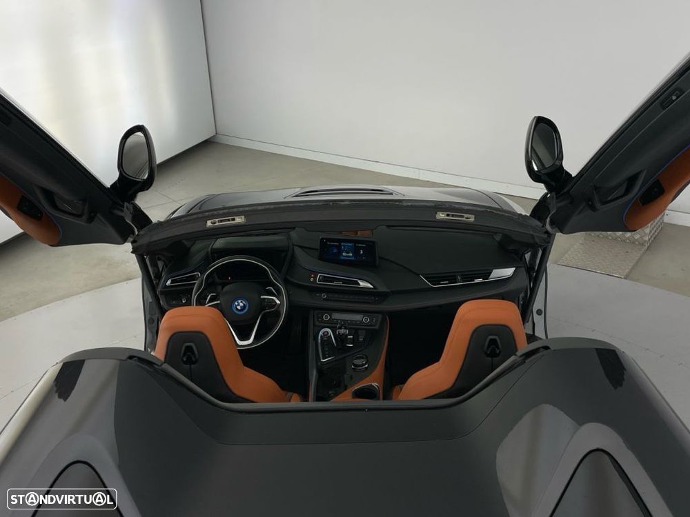 BMW i8 Roadster - 26