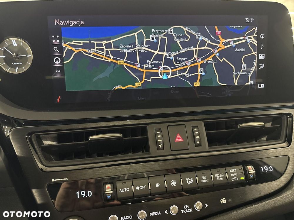 Lexus ES 300h Business Edition - 20