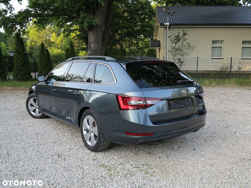 Skoda Superb 2.0 TDI DSG Ambition - 6