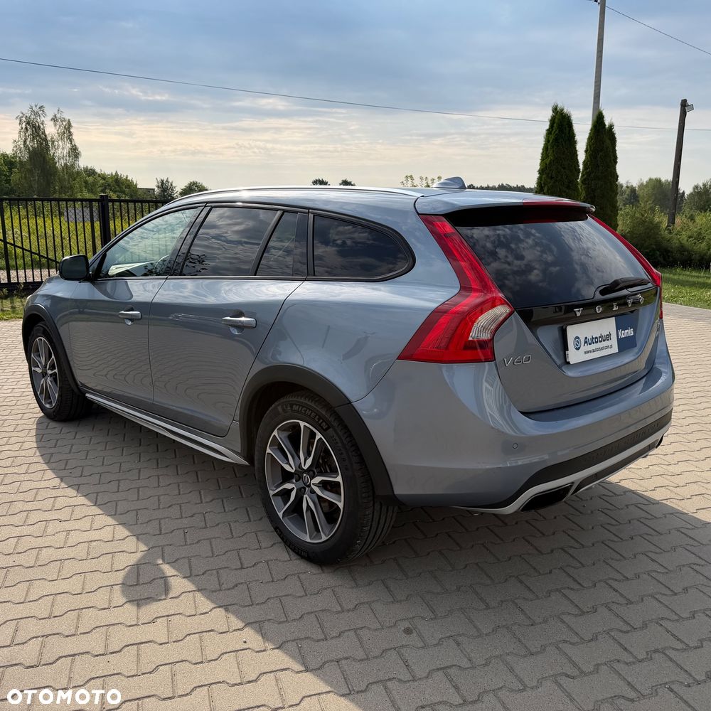 Volvo V60 Cross Country - 5