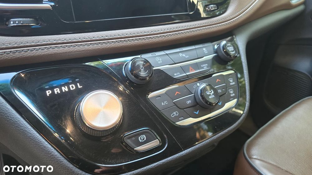 Chrysler Pacifica - 18