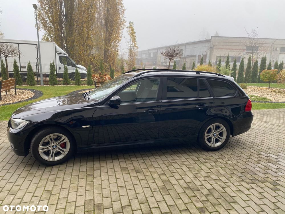 BMW Seria 3 318i - 4