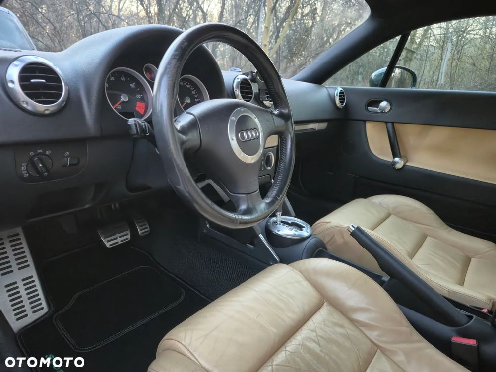 Audi TT Coupé 3.2 quattro DSG - 8