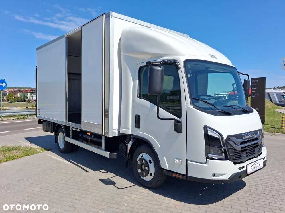 Isuzu M27H kontener z windą - 15