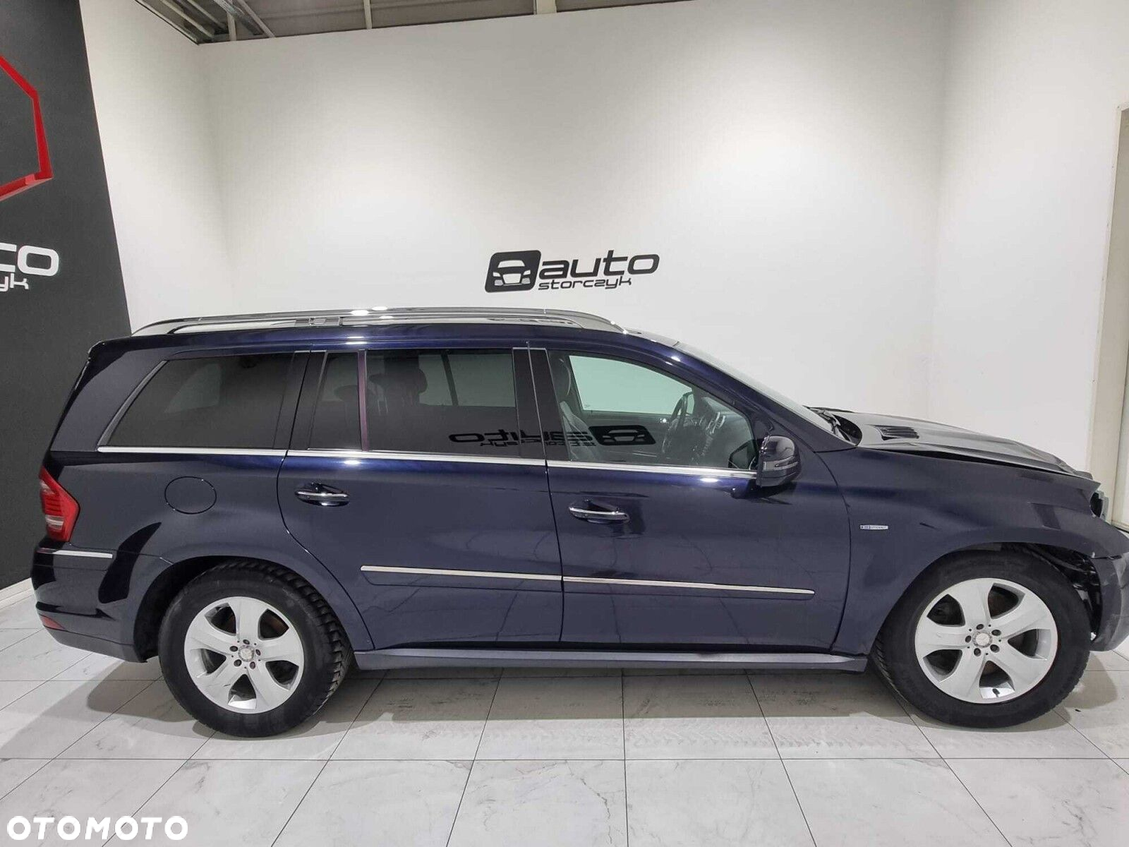 Mercedes-Benz GL - 13