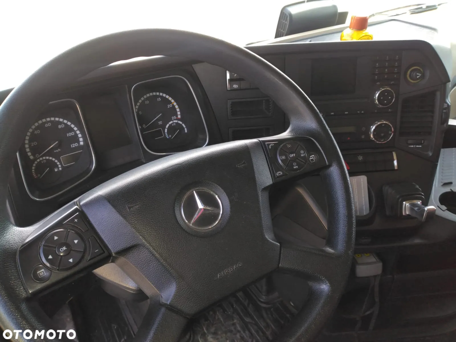 Mercedes-Benz - 5
