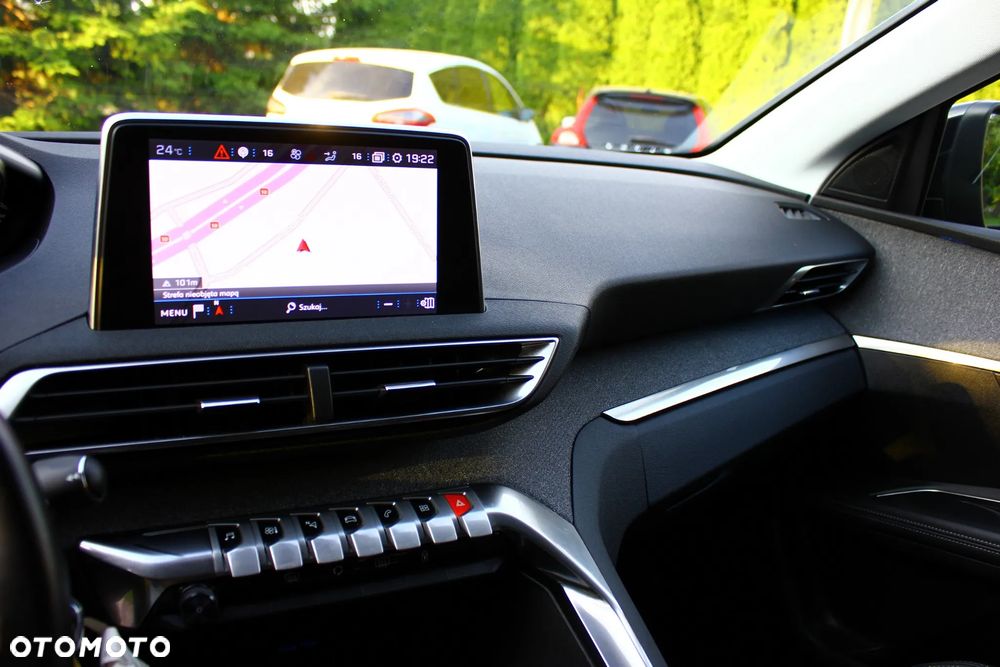 Peugeot 5008 1.5 BlueHDi Allure S&S - 30