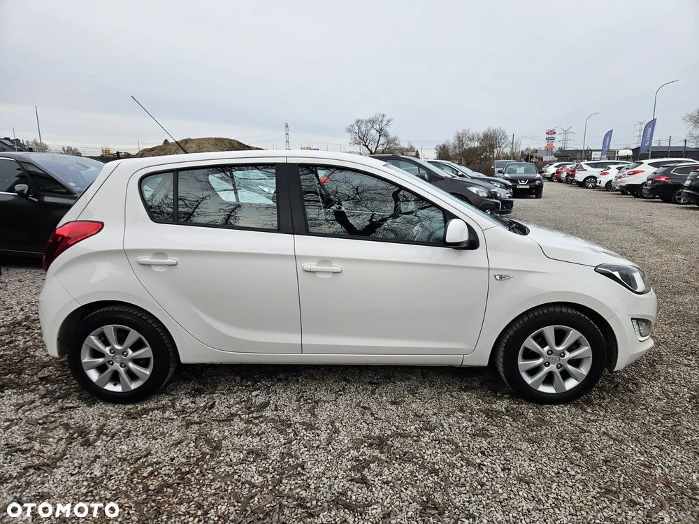 Hyundai i20 1.2 Trend - 11