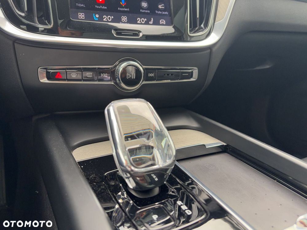 Volvo V60 Cross Country - 28