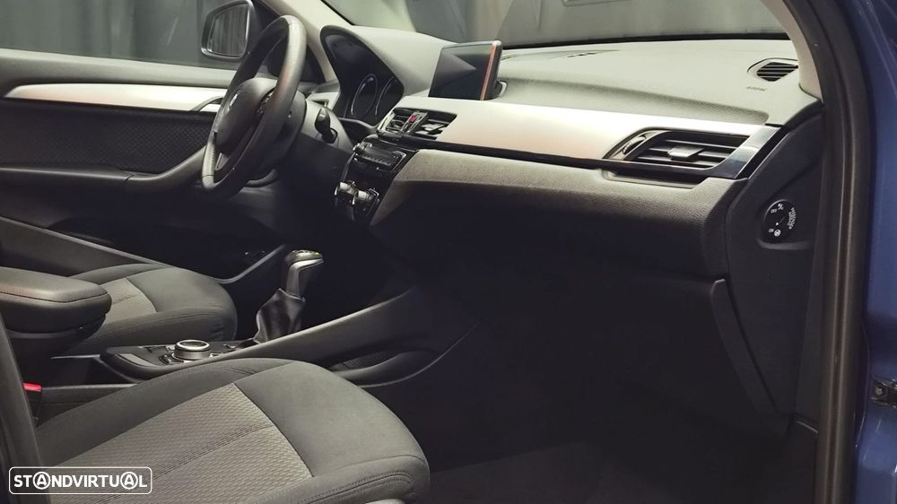 BMW X1 25 e xDrive Corporate Edition - 11