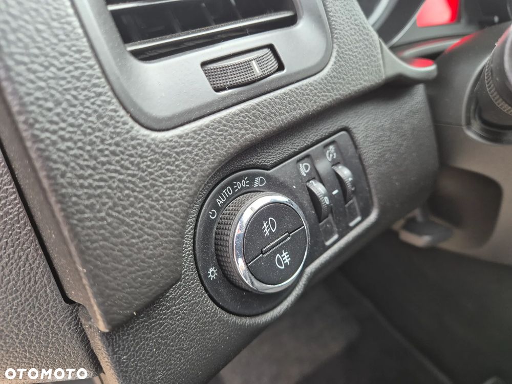 Opel Insignia - 10