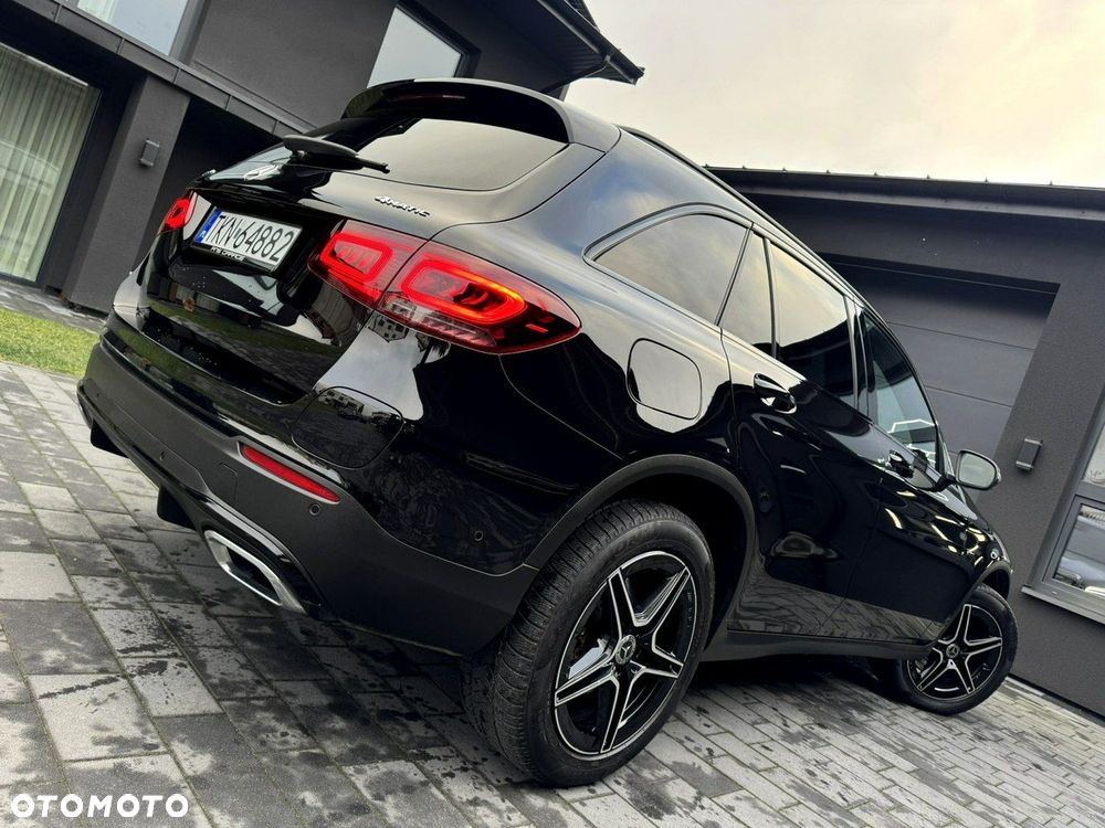 Mercedes-Benz GLC 300 e 4-Matic - 3