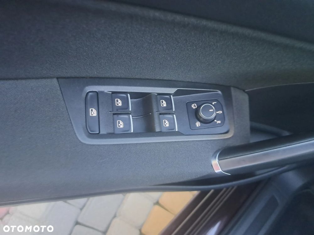 Volkswagen Touran 1.4 TSI (BlueMotion Technology) DSG Highline - 20