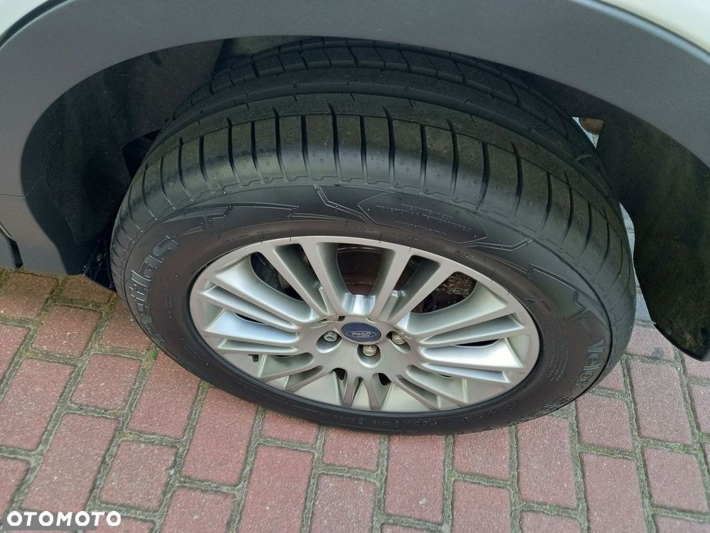 Ford Kuga 1.6 EcoBoost 2x4 Titanium - 7