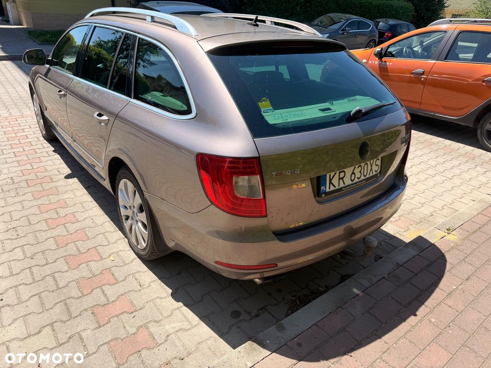 Skoda Superb 2.0 TDI 4x4 Platinum - 4